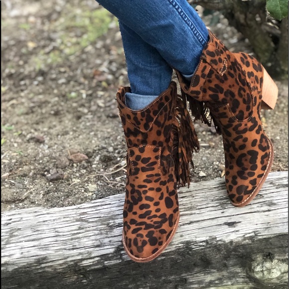 ❤️❤️RESTOCKED LEOPARD PRINT FAUX SUEDE FRINGE BOOT - Picture 5 of 9